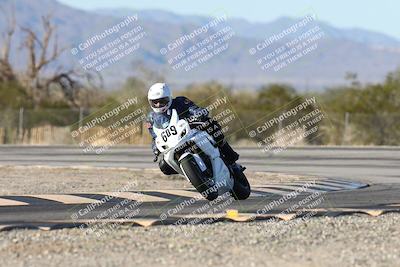 media/Dec-07-2025-CVMA (Sun) [[3e7d2de5dc]]/Race 12- Formula 40 MW and LW/